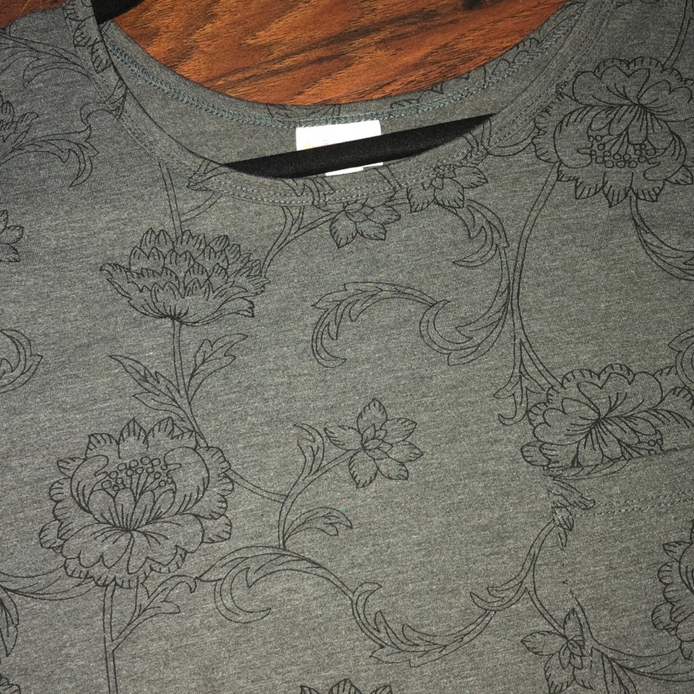 A Carly lularoe dress